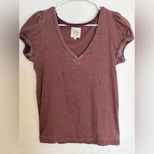 Chaser V-Neck puff sleeve T shirt women’s size L in mocha brown
